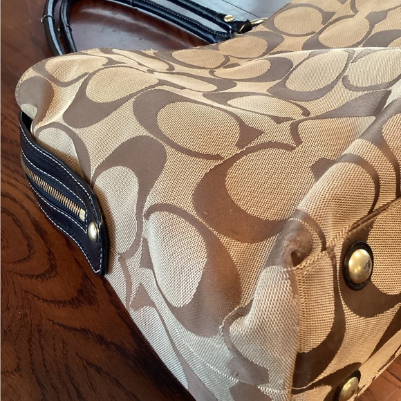 Coach Bag - Picture 7 of 16